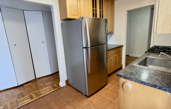 Studio, 1 bath, $2,200, Unit 1H