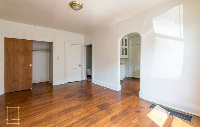 1 bed, 1 bath, $850, Unit 2188 N. High St Apt. 30