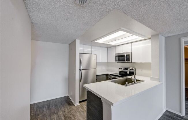 2 beds, 2 baths, 973 sqft, $3,115, Unit 336