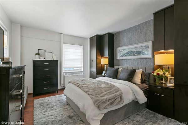 1 bed, 1 bath, 700 sqft, $2,400