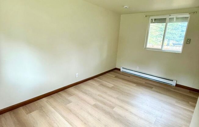 Clean and cozy cabin in Suquamish.