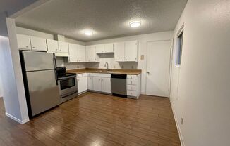 2 beds, 1 bath, $2,100