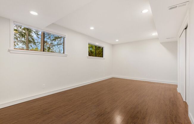 4 beds, 2.5 baths, $3,695