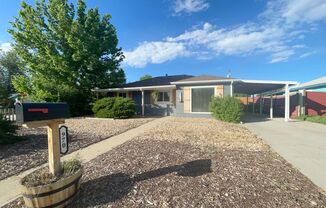 Gorgeous 3 bedroom ranch in established neighborhood!