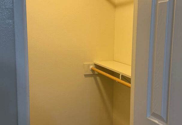 3 beds, 1.5 baths, 1,390 sqft, $2,300