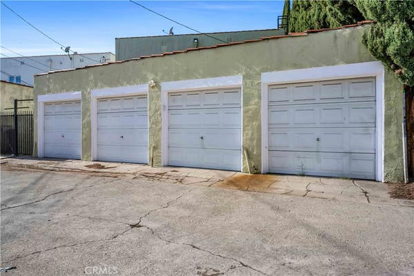 724 S DUNSMUIR AVE