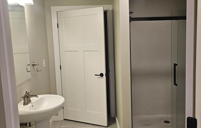 1 bed, 1 bath, 523 sqft, $800, Unit Venus 209