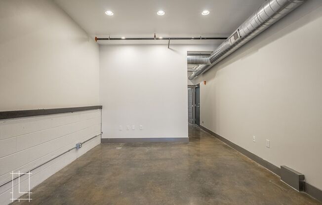 2 beds, 2 baths, $1,834, Unit 727 N. 4th St. Apt. 103