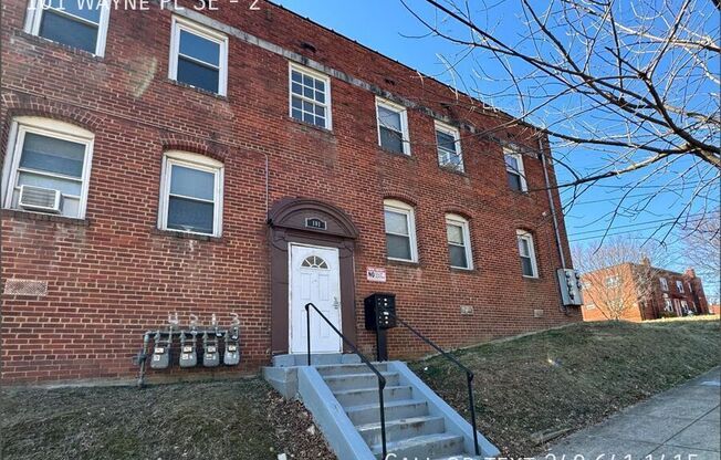 101 WAYNE PL SE