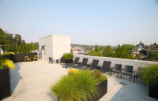 Studio, 1 bath, 308 sqft, $1,650, Unit 109 - Furnished