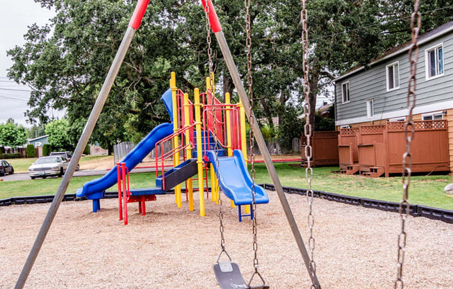 Lakewood Apartments - Southern Pines Apartments - Playground