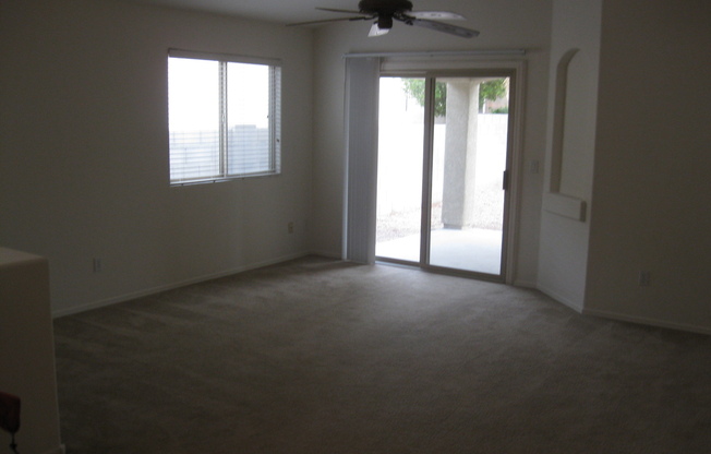 4 BEDEEM 2 BATH HOME IN RITA RANCH AVAILABLE JULY 2025