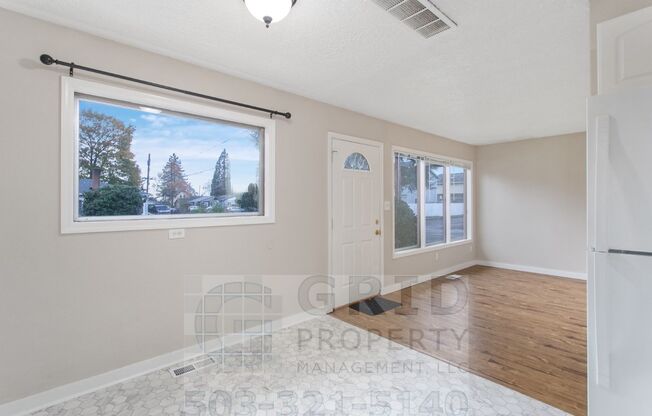 3+ Bedroom House w/ Large Backyard - Southeast Portland!
