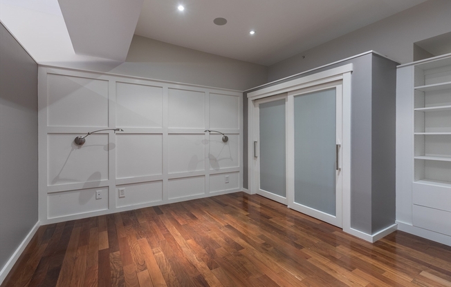 1 bed, 1 bath, 919 sqft, $4,400, Unit 411