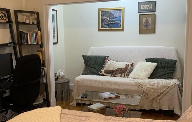 Studio, 1 bath, $1,800, Unit 21