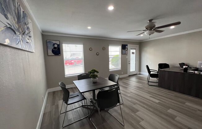 2 beds, 1.5 baths, 1,015 sqft, $935, Unit 16G