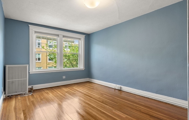 3 beds, 2 baths, 1,885 sqft, $5,250, Unit 4