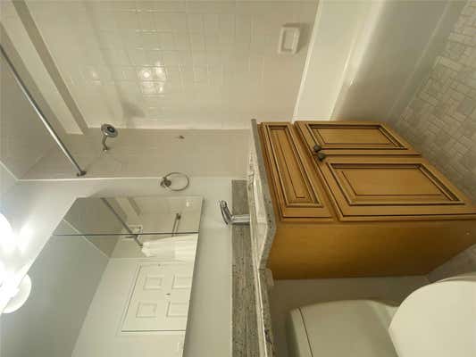 1 bed, 1 bath, 800 sqft, $2,300, Unit C