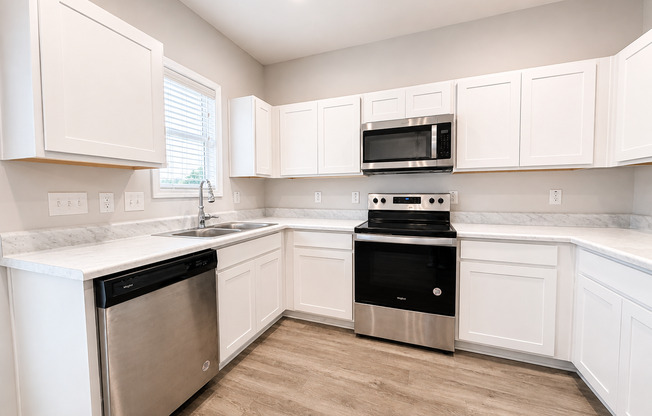 2 Bed/2.5 Bath Townhome-Close to downtown Clayton!
