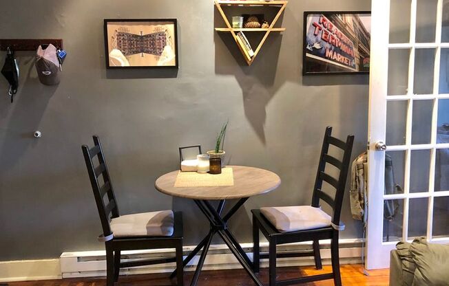Beautiful 1-Bed Apt with storage unit and laundry on tree lined street in Norther Liberties
