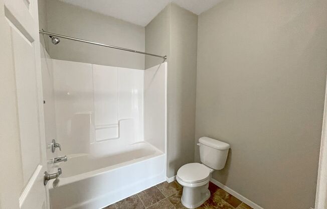 2 beds, 2 baths, 1,040 sqft, $1,215, Unit 304