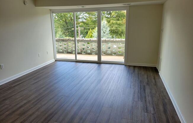 1 bed, 1 bath, 717 sqft, $1,350, Unit WH15038