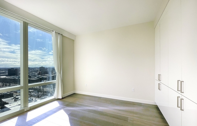 1 bed, 1 bath, 658 sqft, $5,000, Unit 21F