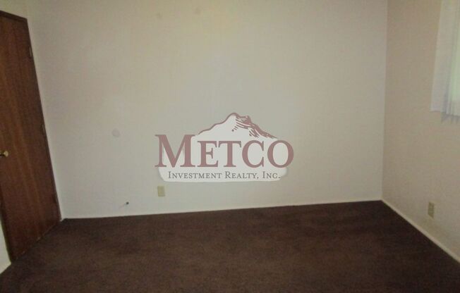 2 beds, 1 bath, 924 sqft, $1,495, Unit 740