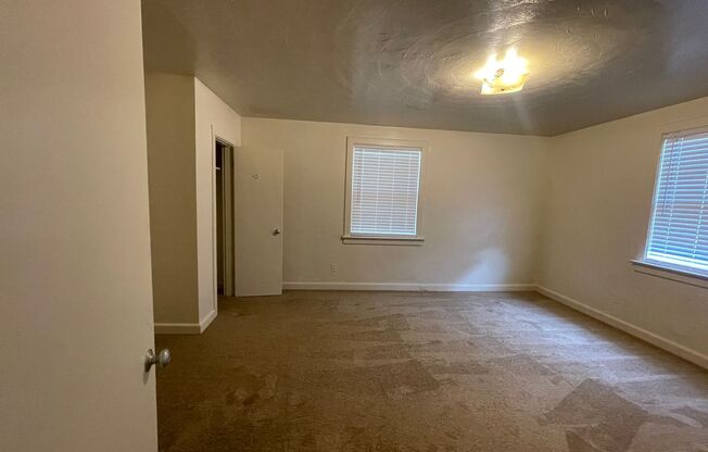 1 bed, 1 bath, 880 sqft, $975, Unit Unit 6