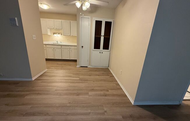 2 beds, 1 bath, $1,425, Unit 106