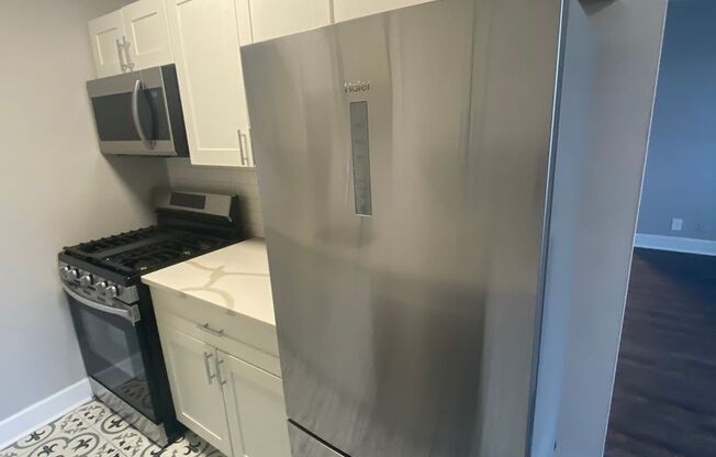 Studio, 1 bath, 465 sqft, $845, Unit 6244 Oakland Ave #310