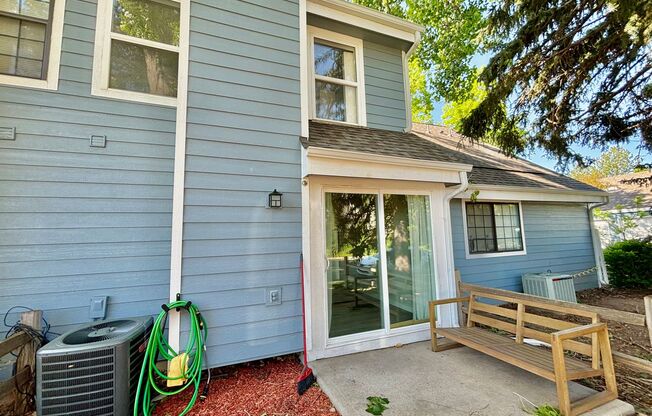 Charming 2 Bed 1.5 Bath Townhome in West Fort Collins!