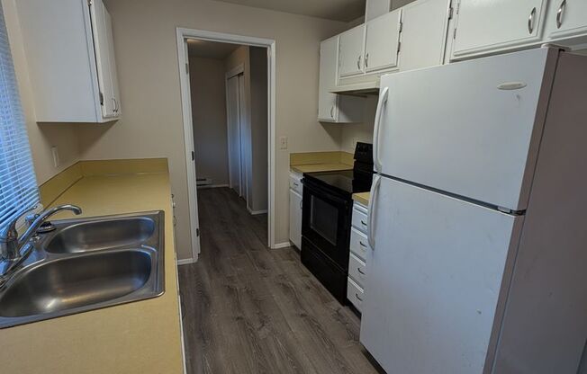 2 beds, 1 bath, 1,200 sqft, $1,800