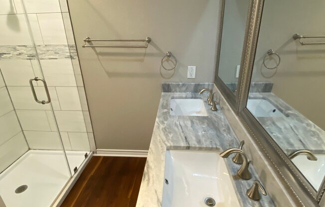 2118 BURNET
