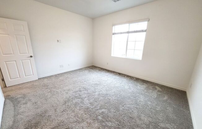 3 beds, 2.5 baths, $1,950