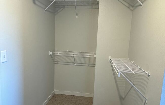 1 bed, 1 bath, 625 sqft, $1,100, Unit C-204