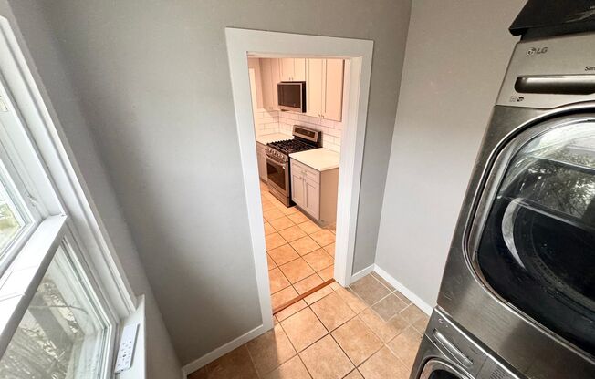 1 bed, 1 bath, $3,000