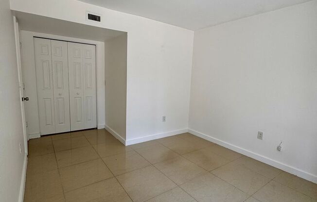 3 beds, 2 baths, 1,205 sqft, $2,075, Unit 003