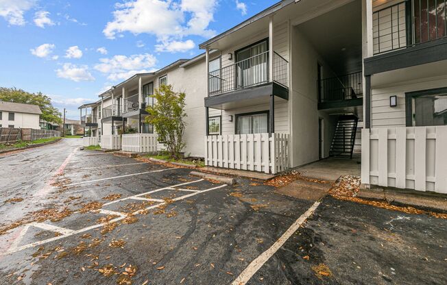 1 bed, 1 bath, 495 sqft, $800, Unit 214
