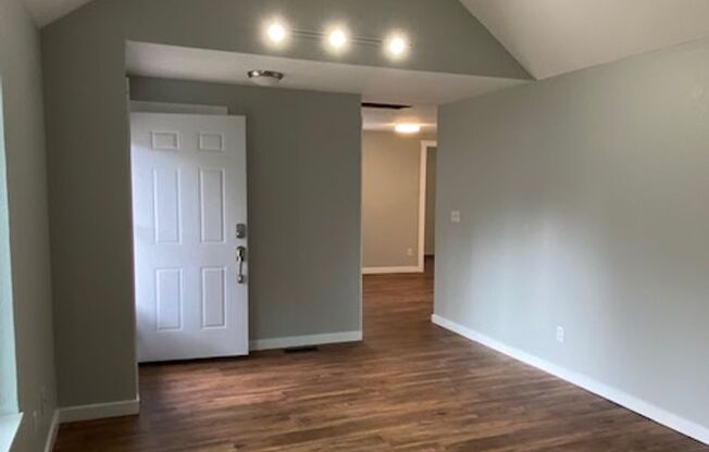 Newly Renovated Single Family Home! $500 Move in Credit!