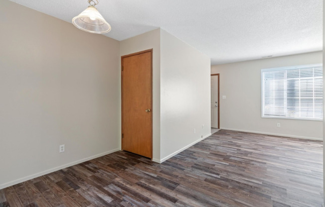 2 bed 1 bath Duplex unit in Milwaukie Hector Campbell Neighborhood