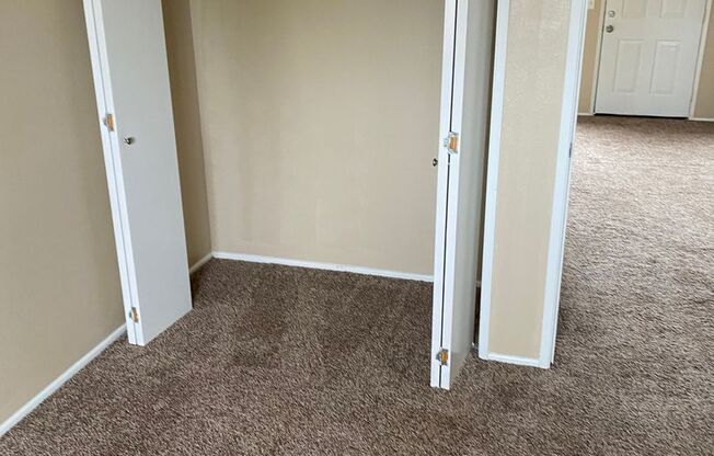 2 beds, 1 bath, 763 sqft, $1,295, Unit 2424-06