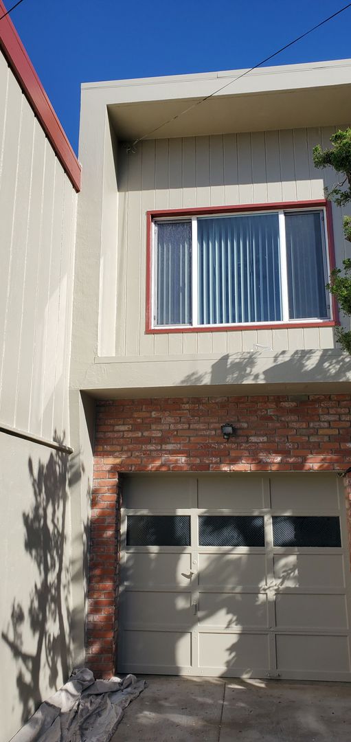 Beautifully Renovated Vintage  2 bedroom 2 bath single-family Home, with Bonus rooms  and Great Views!