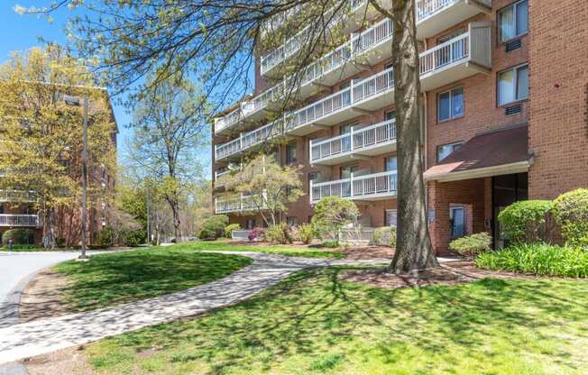 Side view of Kimball Court in Woburn