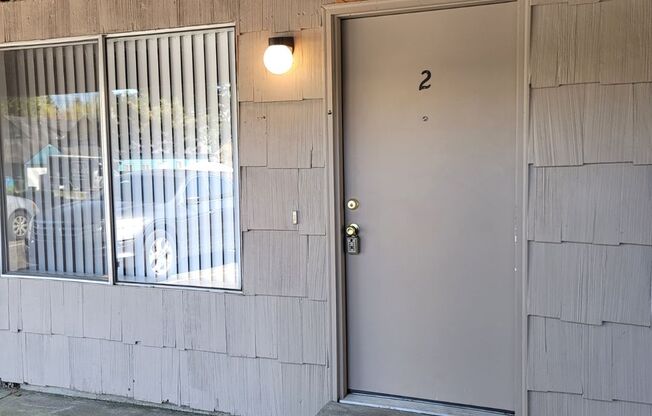 The ideal space to balance life, work and play. One bedroom home in the Arnada Neighborhood, close to uptown Vancouver!