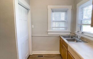 3 beds, 1 bath, $1,200