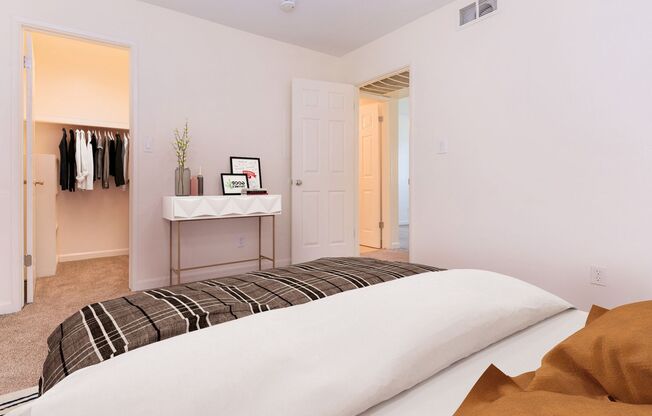 1 bed, 1 bath, 625 sqft, $1,099, Unit 1073