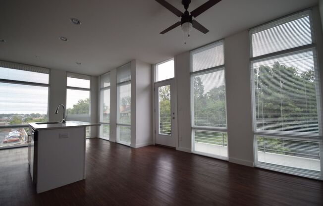 2 beds, 2 baths, 1,111 sqft, $1,650, Unit 319