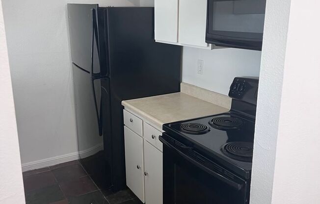 2 beds, 1 bath, 900 sqft, $1,000, Unit 20