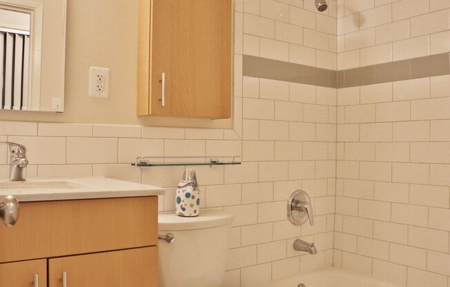 1 bed, 1 bath, 600 sqft, $2,923, Unit 0121